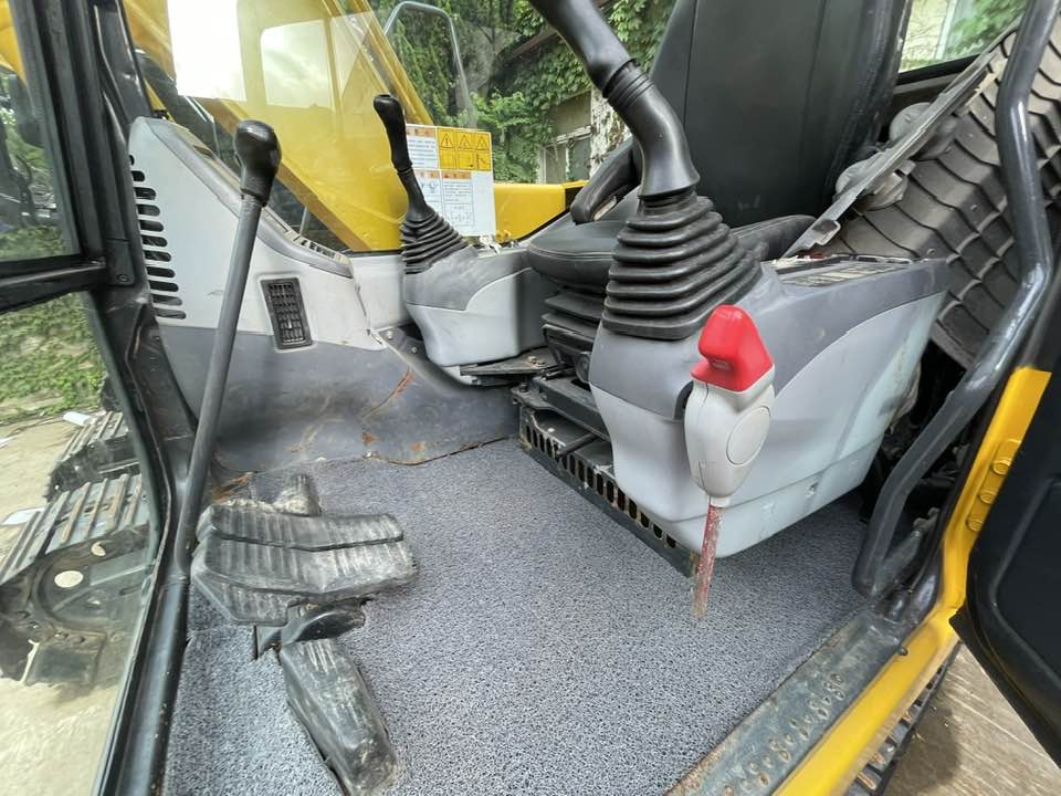 Komatsu PC130 - Minibagger: das Bild 3 Komatsu PC130 - Minibagger: das Bild 3