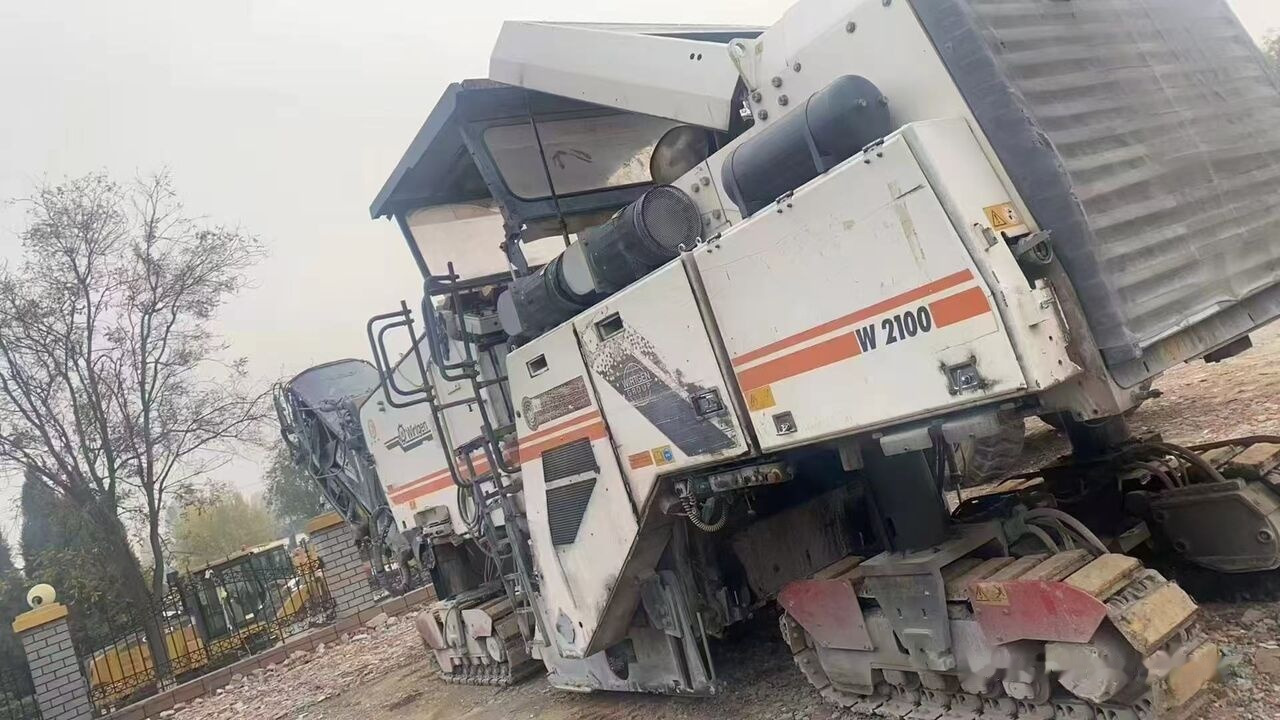 Wirtgen W2100 - Kaltfräse: das Bild 4 Wirtgen W2100 - Kaltfräse: das Bild 4