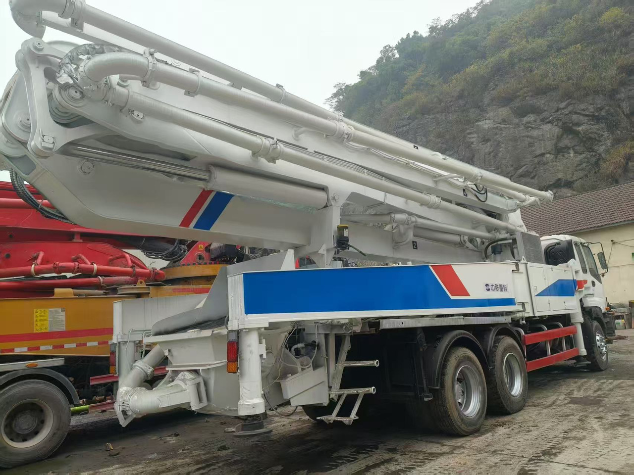 ZOOMLION ZLJ5335THB - Betonpumpe: das Bild 3 ZOOMLION ZLJ5335THB - Betonpumpe: das Bild 3