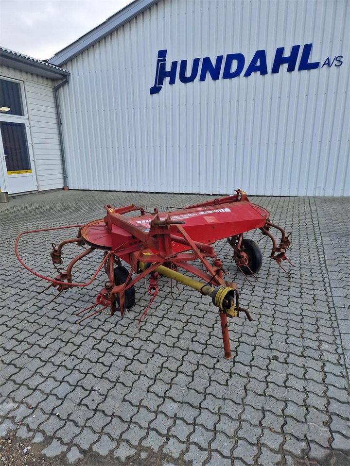JF CR320 COMBIRIVE - Heuwender/ Wenderechen: das Bild 1 JF CR320 COMBIRIVE - Heuwender/ Wenderechen: das Bild 1
