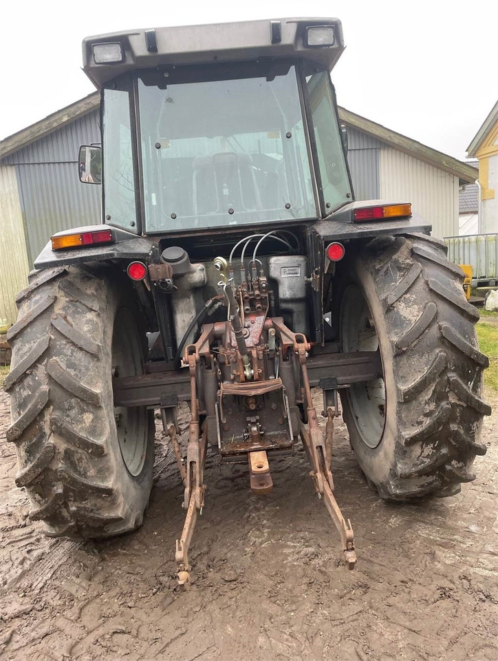 Massey Ferguson 3080 - Traktor: das Bild 2 Massey Ferguson 3080 - Traktor: das Bild 2