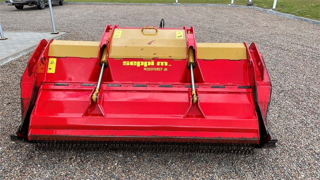 Seppi MIDIFORST DT 200 - Forstmulcher: das Bild 1 Seppi MIDIFORST DT 200 - Forstmulcher: das Bild 1