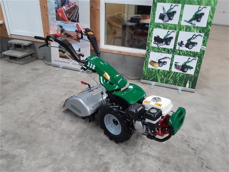 Ferrari 328 - Kommunaltraktor: das Bild 1 Ferrari 328 - Kommunaltraktor: das Bild 1