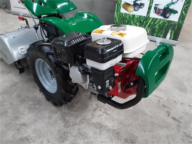 Ferrari 328 - Kommunaltraktor: das Bild 4 Ferrari 328 - Kommunaltraktor: das Bild 4