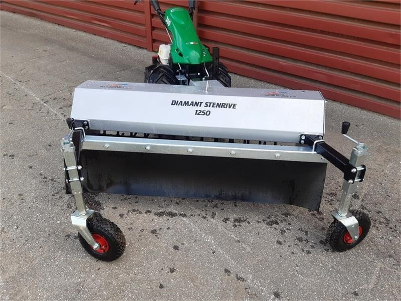 Ferrari 340 el-start stenrive - Kommunaltraktor: das Bild 4 Ferrari 340 el-start stenrive - Kommunaltraktor: das Bild 4