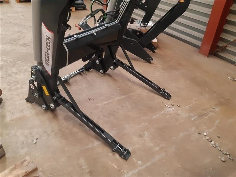 Inter-Tech 1600 - Frontlader für Traktor: das Bild 2 Inter-Tech 1600 - Frontlader für Traktor: das Bild 2