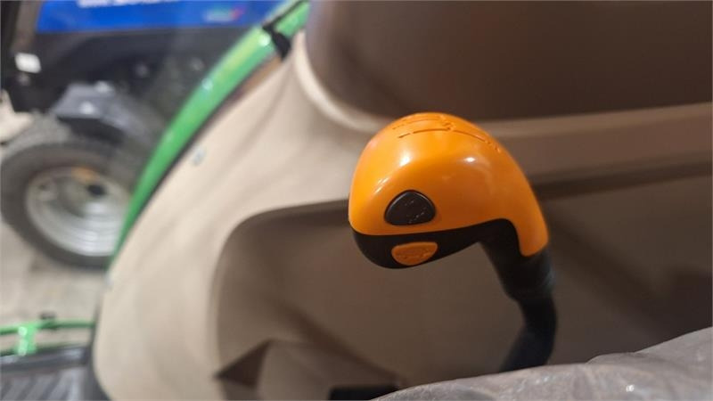 John Deere 5075E - Traktor: das Bild 5 John Deere 5075E - Traktor: das Bild 5