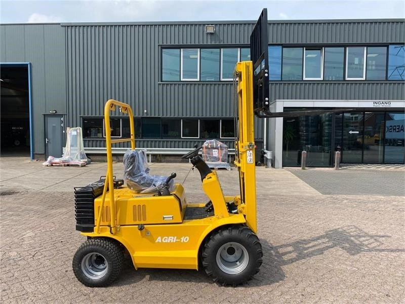 - - - eurotrac Agri 10 - Dieselstapler: das Bild 3 - - - eurotrac Agri 10 - Dieselstapler: das Bild 3