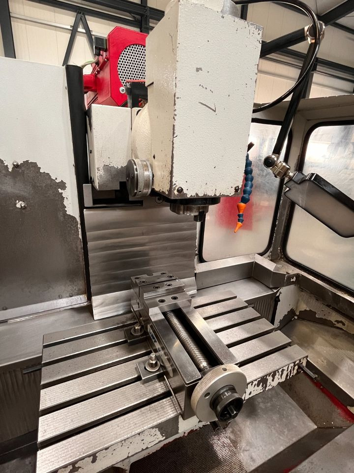 Werkzeugfräsmaschine Fräsmaschine KUNZMANN WF 4/3 TNC124 - Fräsmaschine: das Bild 4 Werkzeugfräsmaschine Fräsmaschine KUNZMANN WF 4/3 TNC124 - Fräsmaschine: das Bild 4