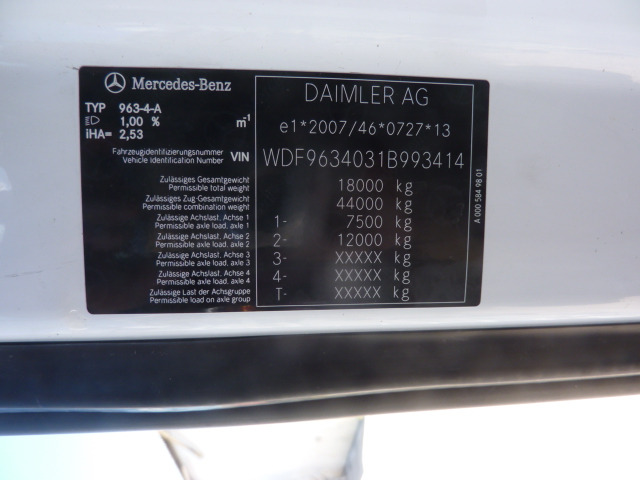 Sattelzugmaschine MERCEDES 963-4-A: das Bild 10
