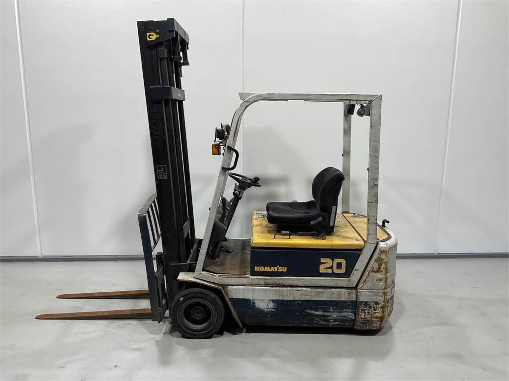 Komatsu FB20M-2E - Elektrostapler: das Bild 3 Komatsu FB20M-2E - Elektrostapler: das Bild 3