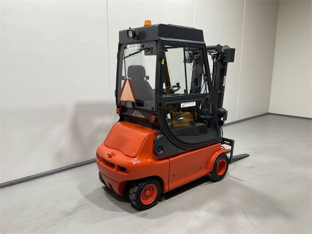 Linde E20P-02 - Elektrostapler: das Bild 2 Linde E20P-02 - Elektrostapler: das Bild 2