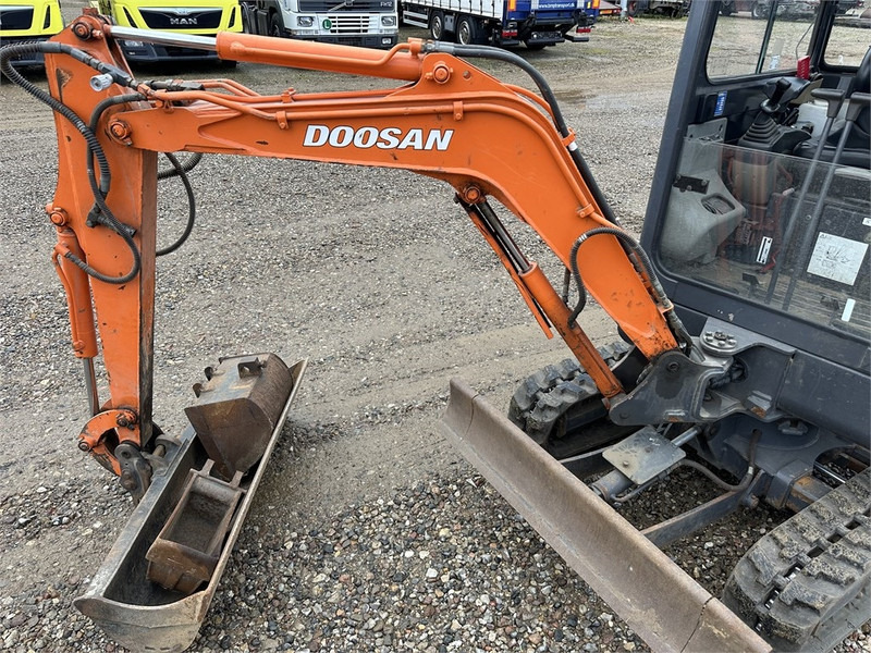 Doosan Slo 18 - 1.8T with bucket packed (Low Hours) - Minibagger: das Bild 2 Doosan Slo 18 - 1.8T with bucket packed (Low Hours) - Minibagger: das Bild 2