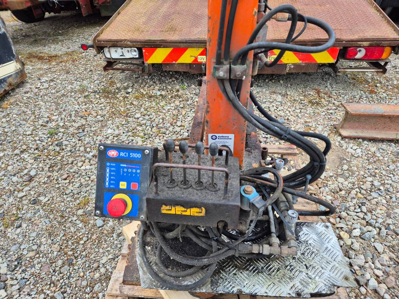 HMF 252-T2 with 2 hydraulic extensions - Ladekran: das Bild 5 HMF 252-T2 with 2 hydraulic extensions - Ladekran: das Bild 5