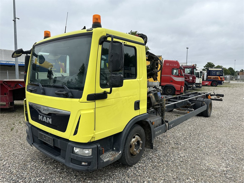 MAN TGL 12.220 // Crane HMF 735K2 // - Autokran: das Bild 1 MAN TGL 12.220 // Crane HMF 735K2 // - Autokran: das Bild 1