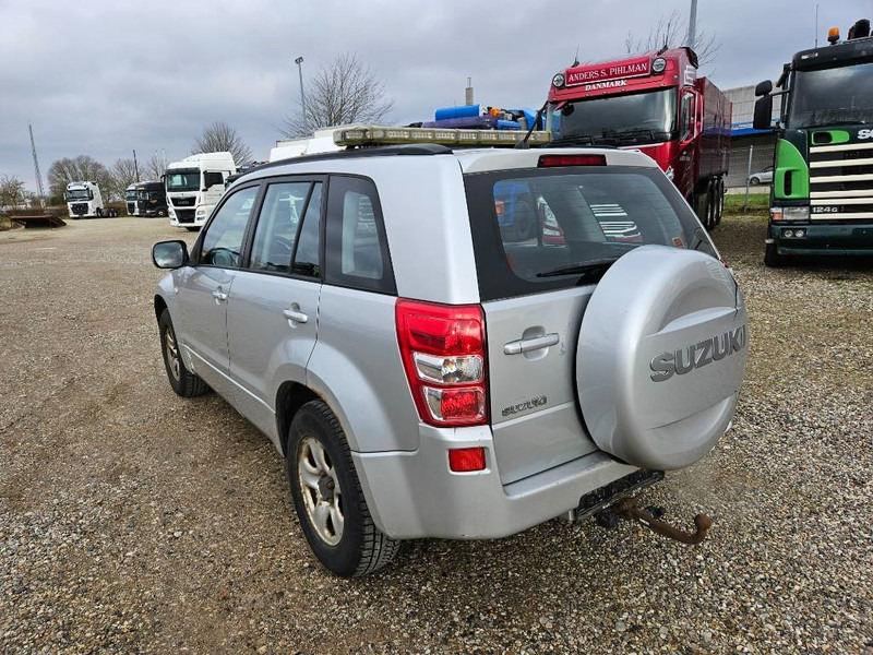 Suzuki Grand Vitara 2,0 GLX aut. Van 5d - PKW: das Bild 3 Suzuki Grand Vitara 2,0 GLX aut. Van 5d - PKW: das Bild 3