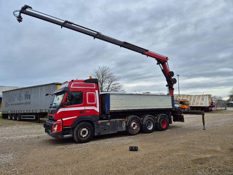 Volvo FMX 500 8x4/4 // HMF 2120 K4 // 3 side tipper - Autokran: das Bild 2 Volvo FMX 500 8x4/4 // HMF 2120 K4 // 3 side tipper - Autokran: das Bild 2