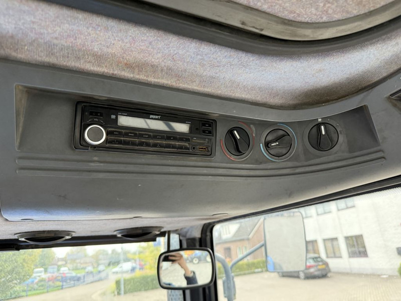 New Holland 8360 Range Command - Traktor: das Bild 5 New Holland 8360 Range Command - Traktor: das Bild 5