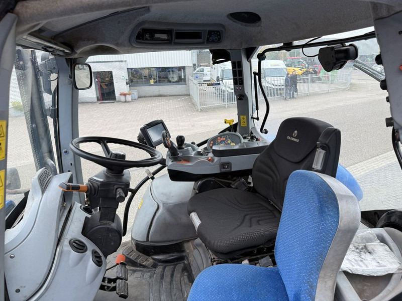 New Holland T7.210 Auto Command - Traktor: das Bild 5 New Holland T7.210 Auto Command - Traktor: das Bild 5