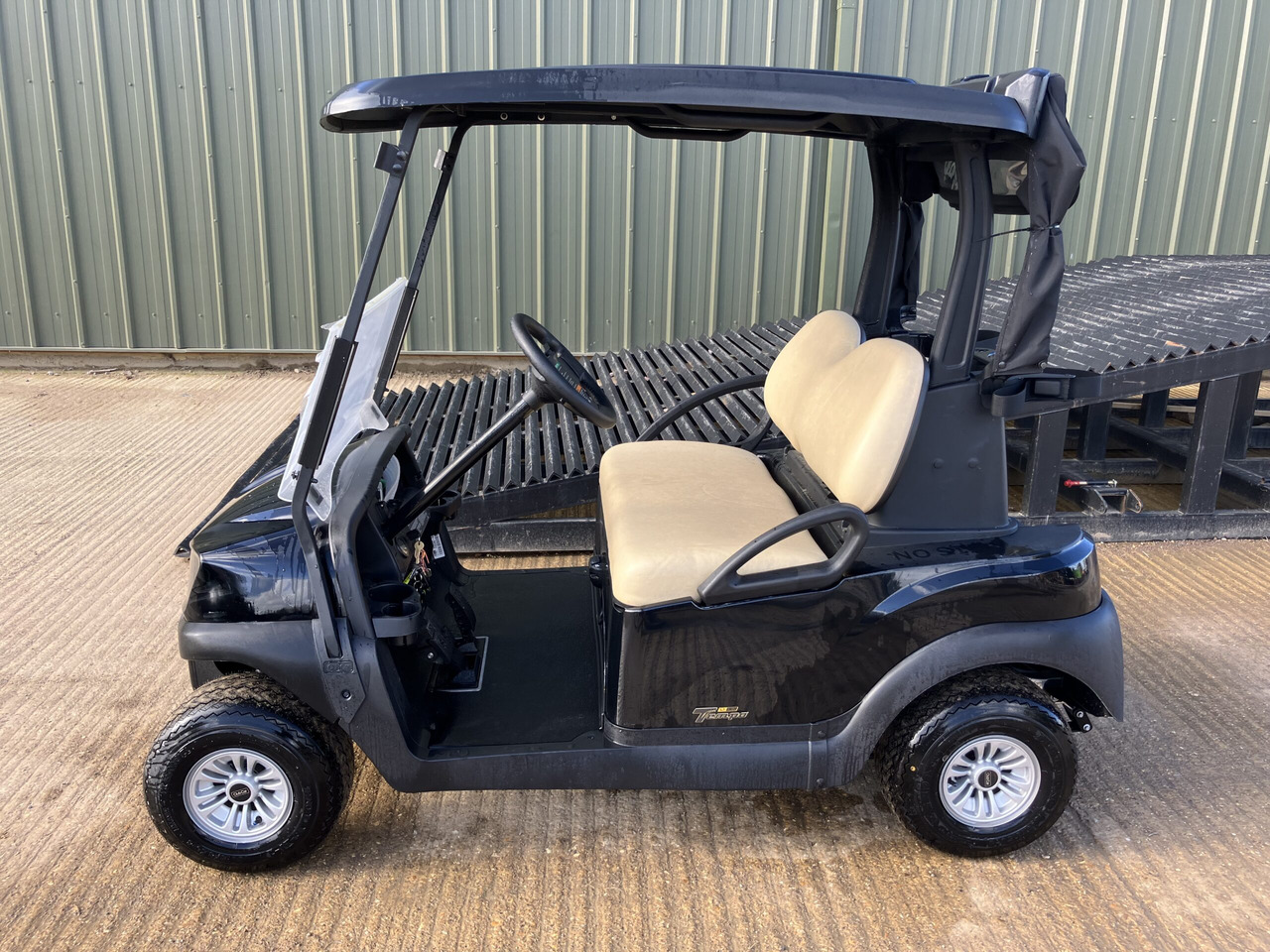 Club Car Tempo Golf Buggy - Golfmobil: das Bild 2 Club Car Tempo Golf Buggy - Golfmobil: das Bild 2