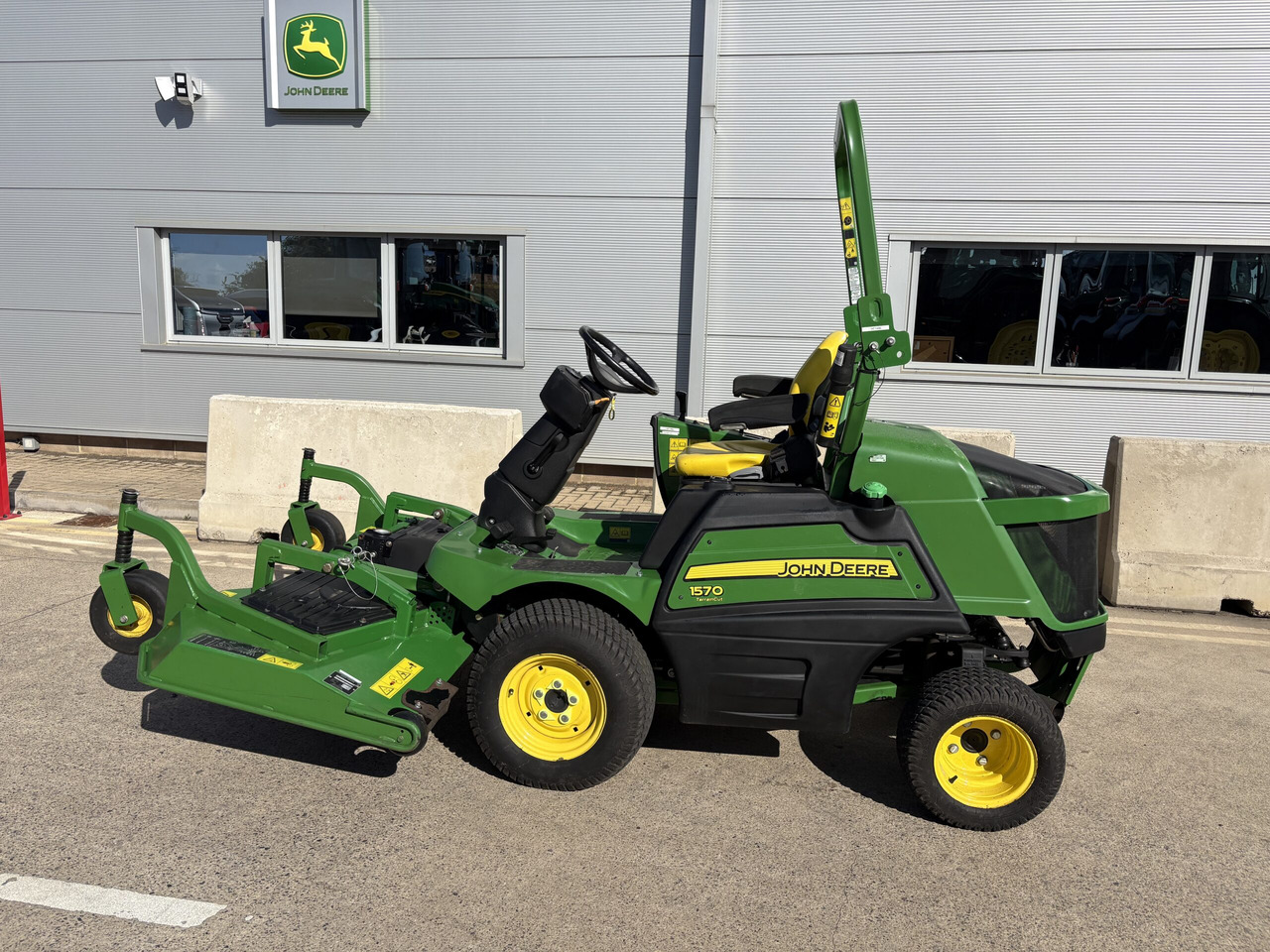 John Deere 1570 C/w 72" rear discharge deck - Rasenmäher: das Bild 1 John Deere 1570 C/w 72" rear discharge deck - Rasenmäher: das Bild 1