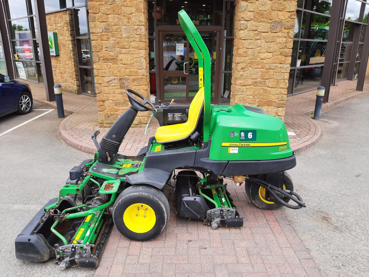John Deere 2500E Greens triple mower - Rasenmäher: das Bild 5 John Deere 2500E Greens triple mower - Rasenmäher: das Bild 5