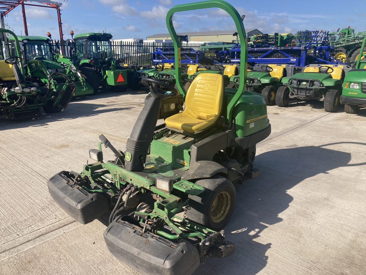John Deere 2500EH greens triple mower - Rasenmäher: das Bild 1 John Deere 2500EH greens triple mower - Rasenmäher: das Bild 1
