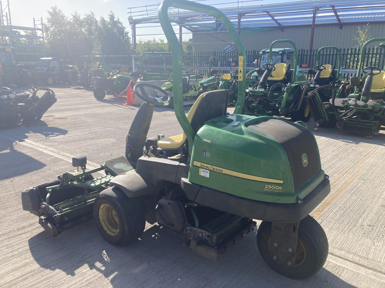 John Deere 2500EH greens triple mower - Rasenmäher: das Bild 3 John Deere 2500EH greens triple mower - Rasenmäher: das Bild 3