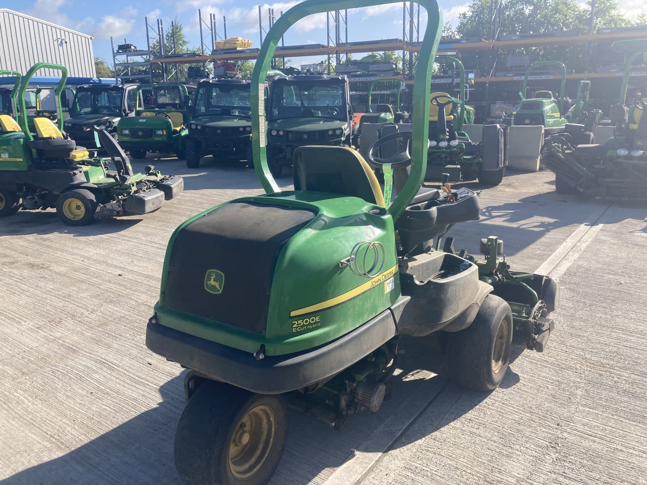 John Deere 2500EH greens triple mower - Rasenmäher: das Bild 5 John Deere 2500EH greens triple mower - Rasenmäher: das Bild 5