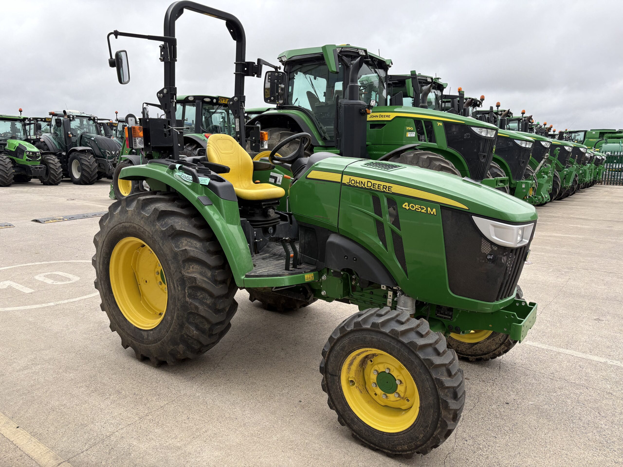 John Deere 4052M Compact Tractor - Kleintraktor: das Bild 3 John Deere 4052M Compact Tractor - Kleintraktor: das Bild 3