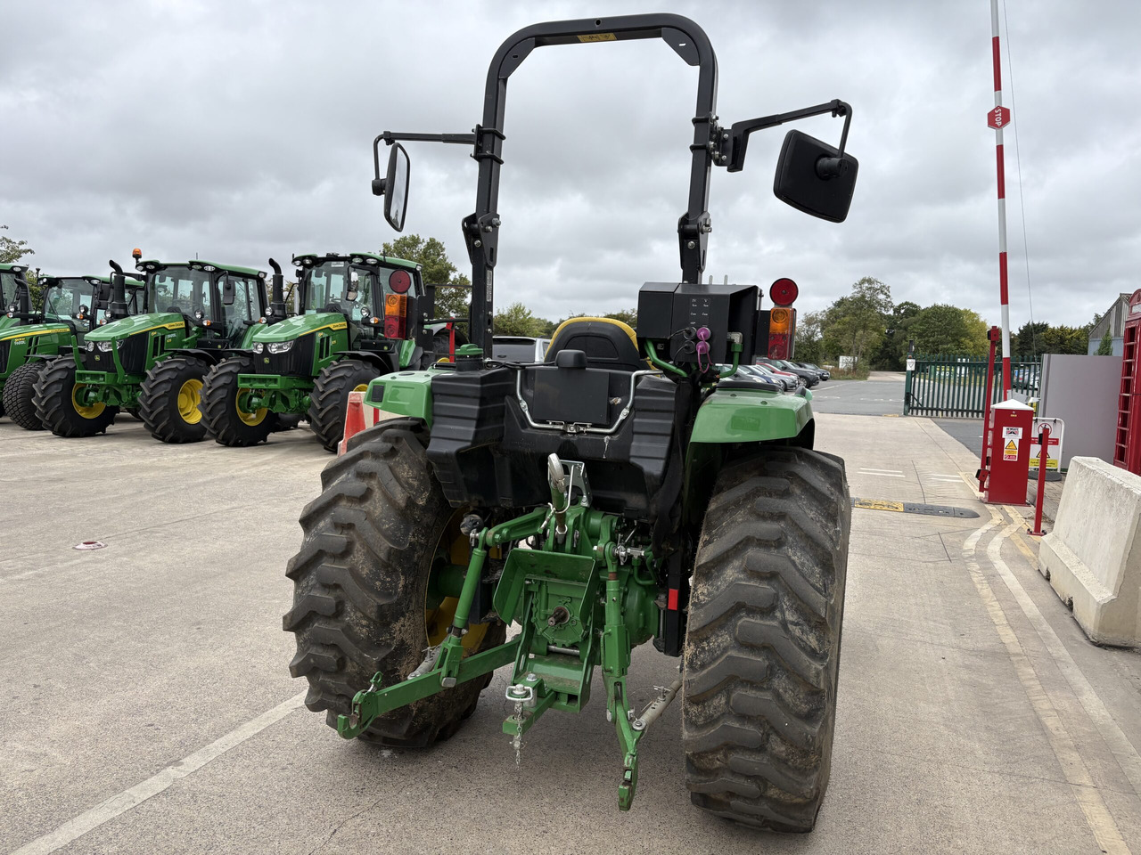 John Deere 4052M Compact Tractor - Kleintraktor: das Bild 4 John Deere 4052M Compact Tractor - Kleintraktor: das Bild 4