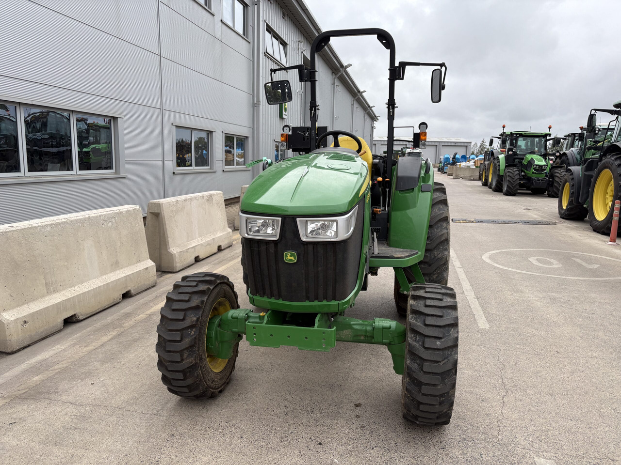 John Deere 4052M Compact Tractor - Kleintraktor: das Bild 2 John Deere 4052M Compact Tractor - Kleintraktor: das Bild 2