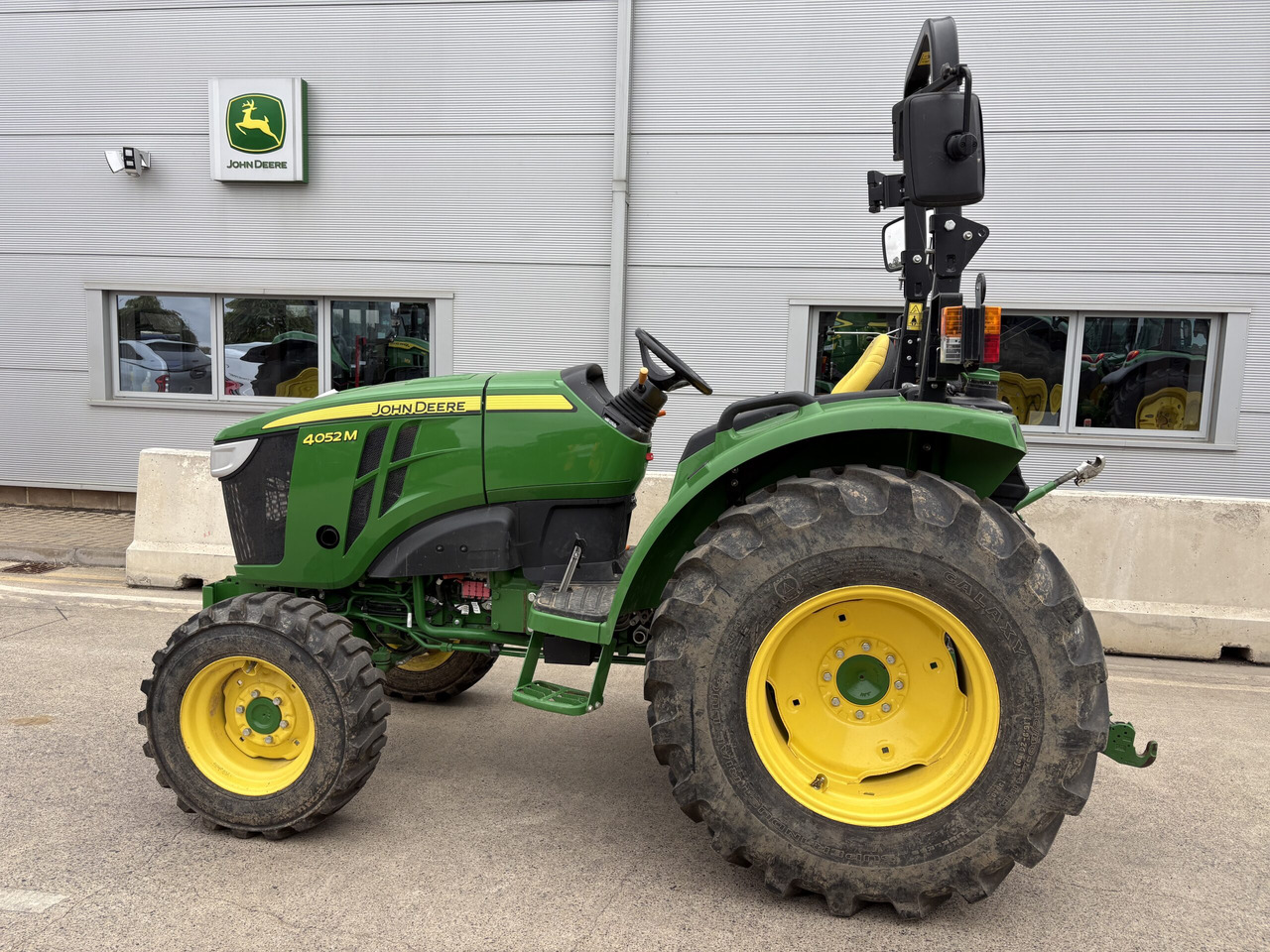 John Deere 4052M Compact Tractor - Kleintraktor: das Bild 1 John Deere 4052M Compact Tractor - Kleintraktor: das Bild 1
