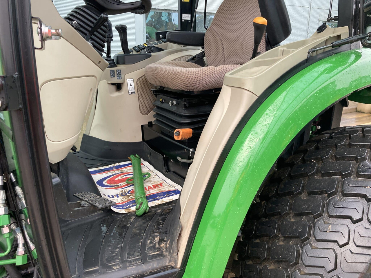 Kleintraktor John Deere 4066R compact tractor: das Bild 9