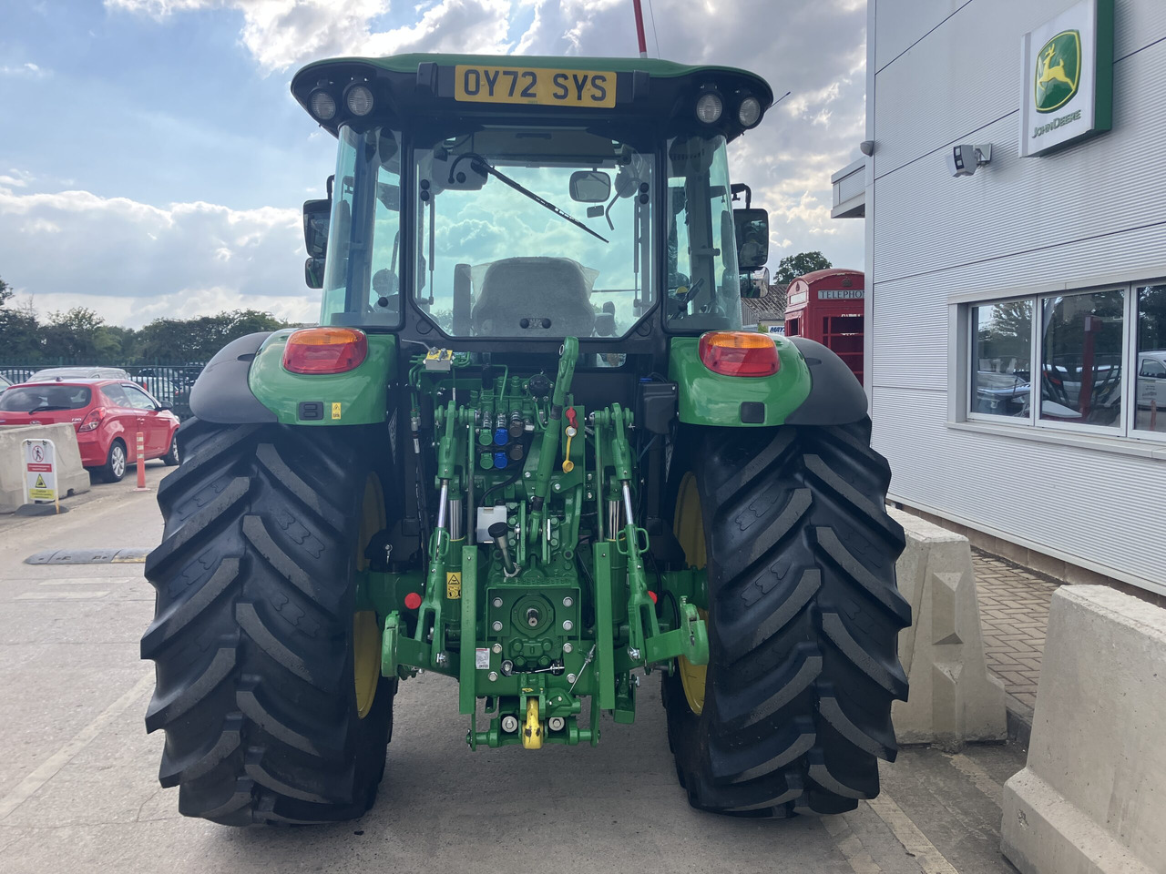 John Deere 5115M - Traktor: das Bild 4 John Deere 5115M - Traktor: das Bild 4
