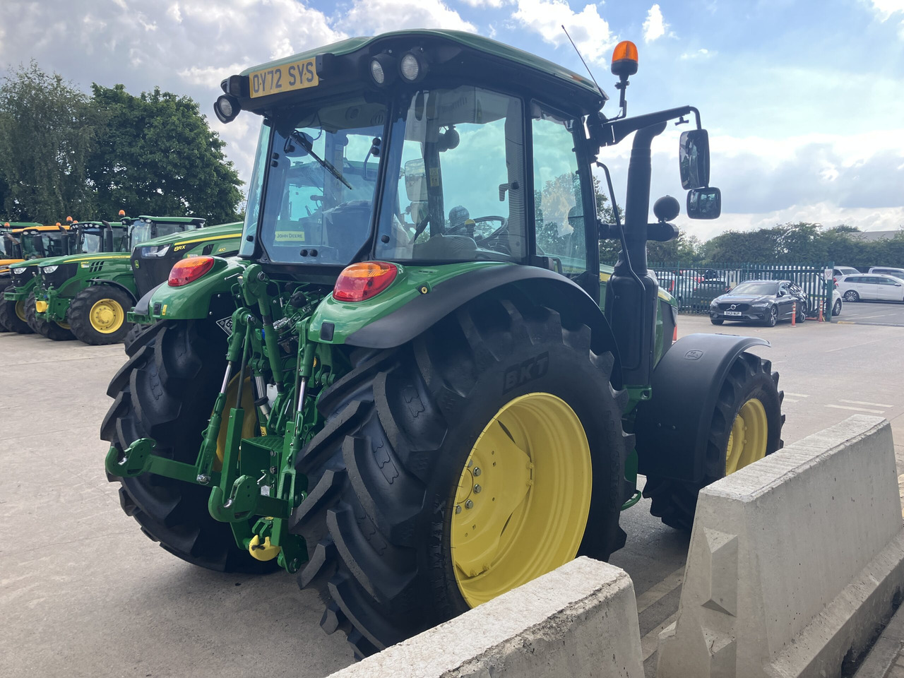 John Deere 5115M - Traktor: das Bild 5 John Deere 5115M - Traktor: das Bild 5