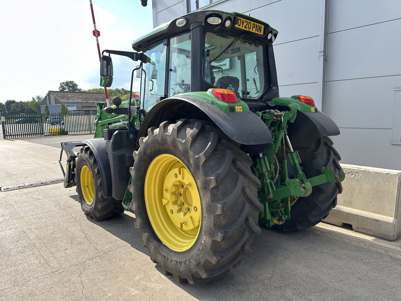John Deere 6120M - Traktor: das Bild 3 John Deere 6120M - Traktor: das Bild 3
