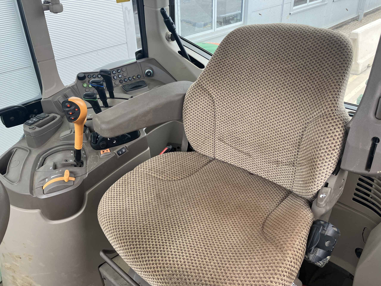 Traktor John Deere 6140M: das Bild 10