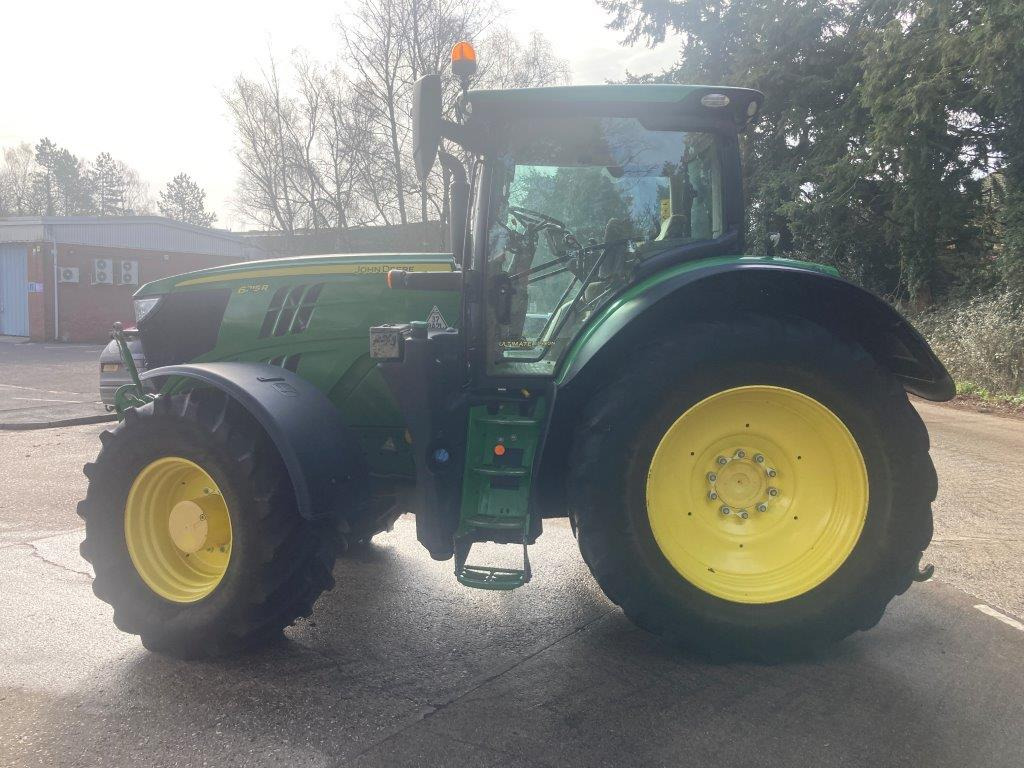 John Deere 6215R - Traktor: das Bild 2 John Deere 6215R - Traktor: das Bild 2