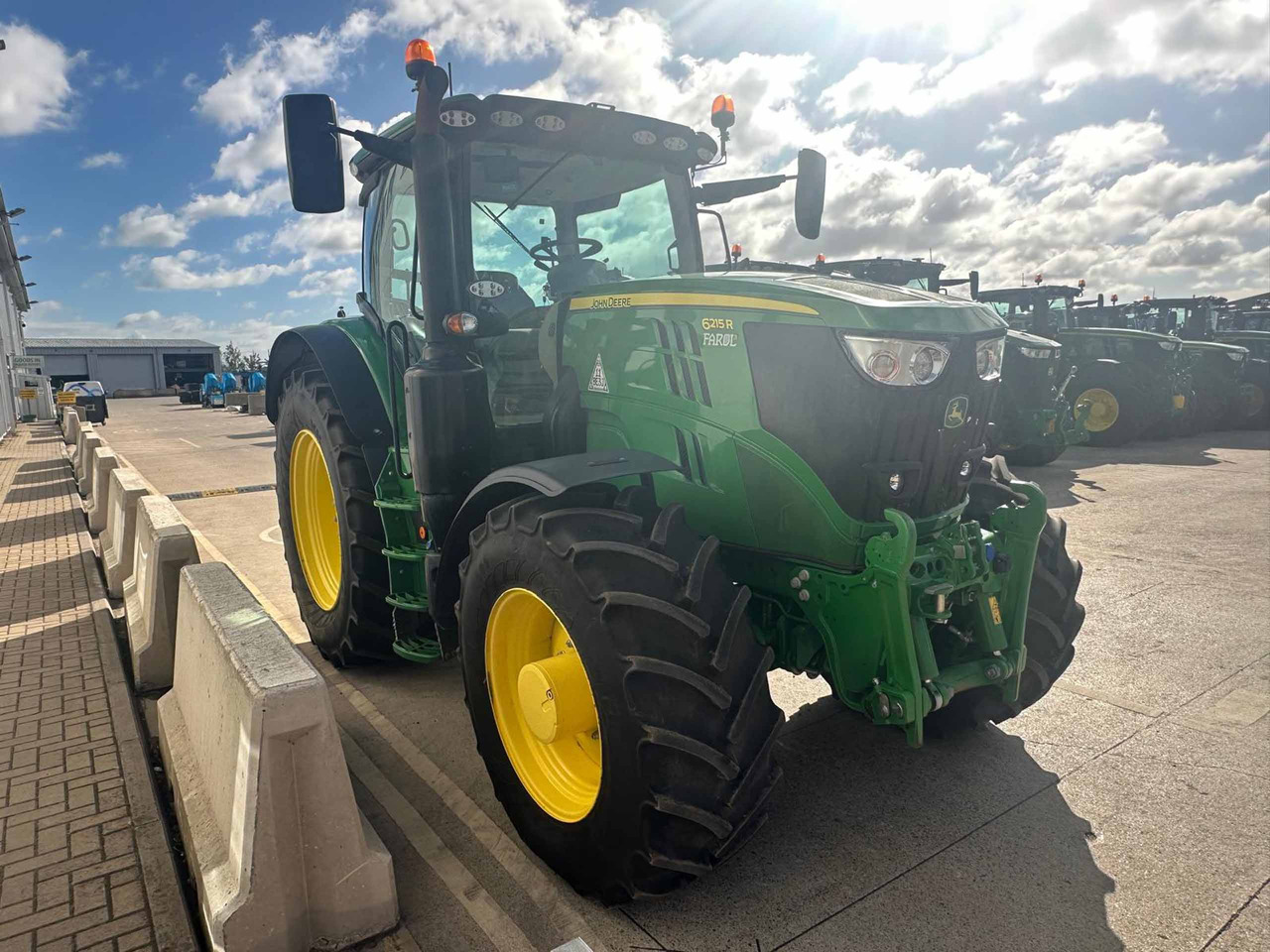 John Deere 6215R - Traktor: das Bild 5 John Deere 6215R - Traktor: das Bild 5