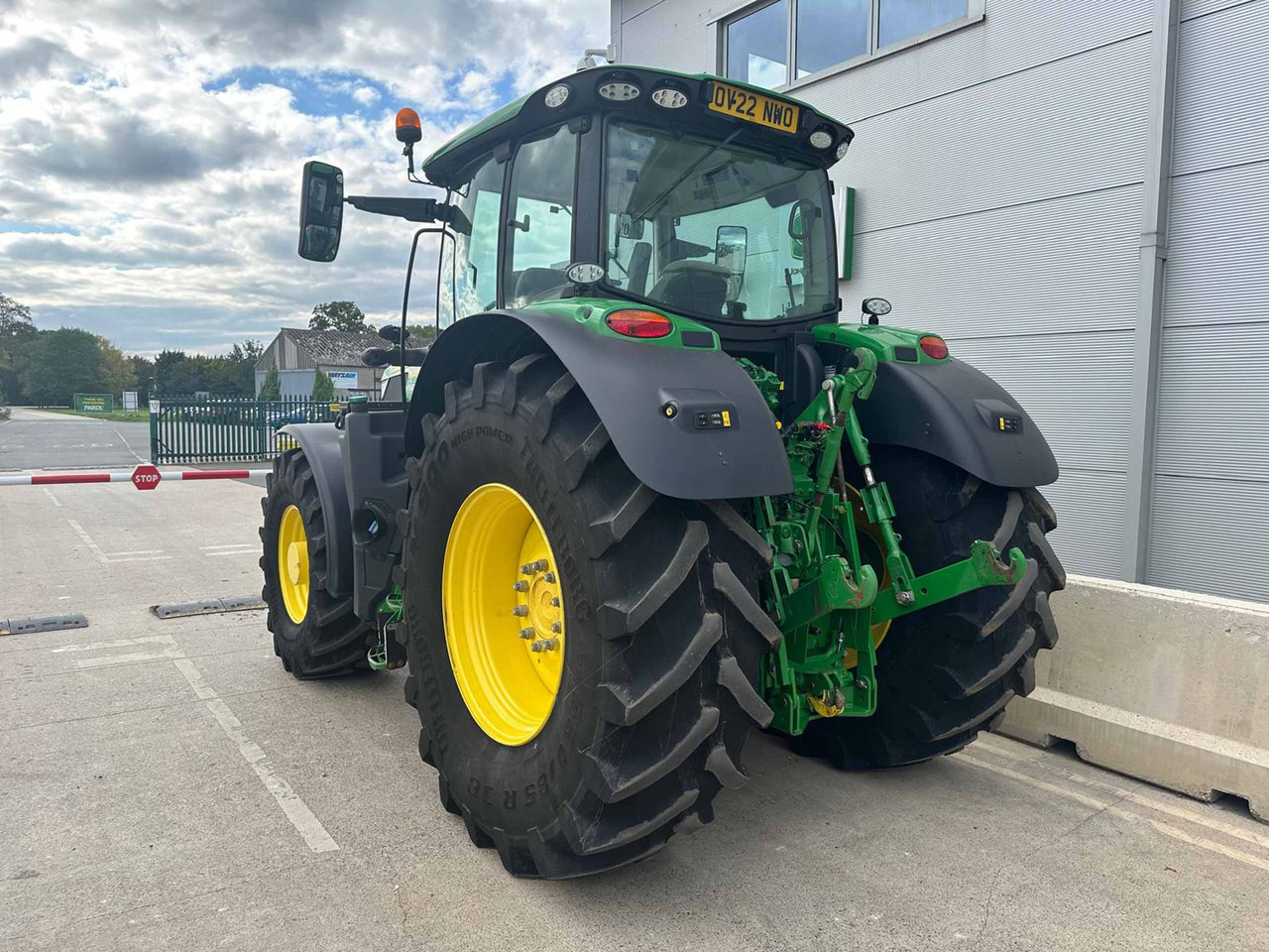 John Deere 6215R - Traktor: das Bild 3 John Deere 6215R - Traktor: das Bild 3