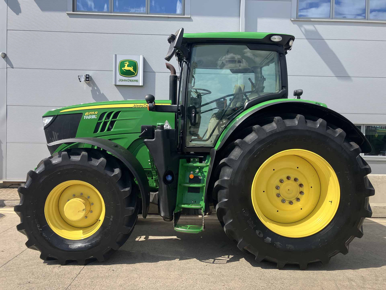 John Deere 6215R - Traktor: das Bild 2 John Deere 6215R - Traktor: das Bild 2