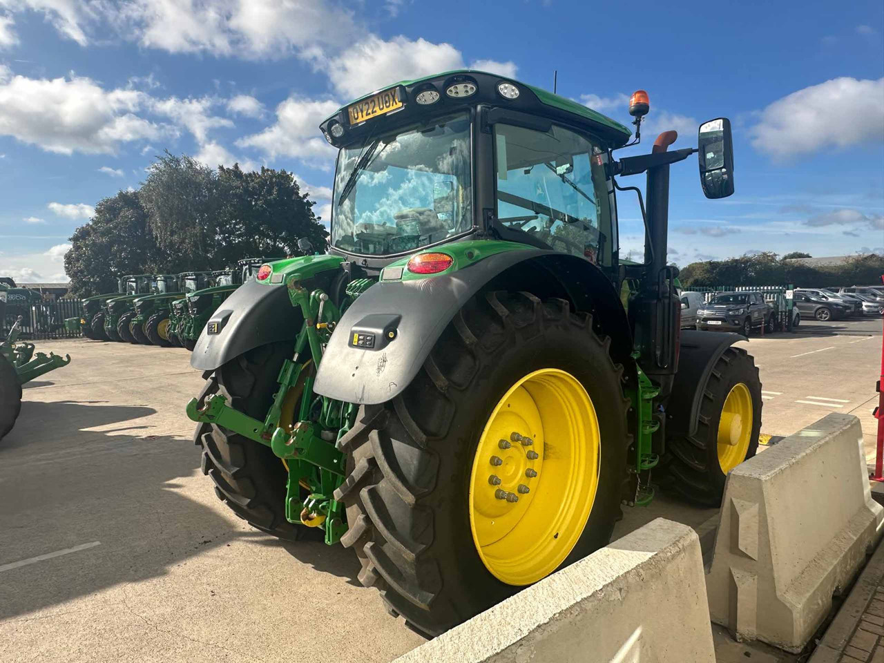 John Deere 6215R - Traktor: das Bild 4 John Deere 6215R - Traktor: das Bild 4