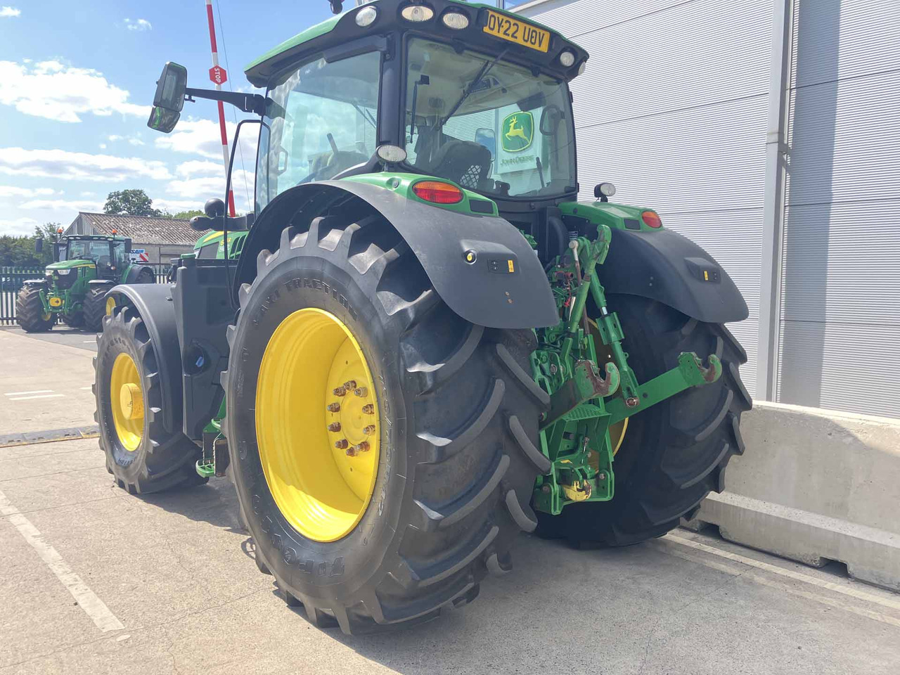 John Deere 6215R - Traktor: das Bild 3 John Deere 6215R - Traktor: das Bild 3