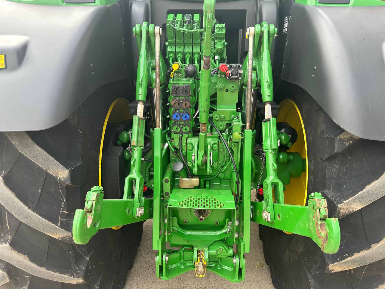 John Deere 6215R - Traktor: das Bild 5 John Deere 6215R - Traktor: das Bild 5