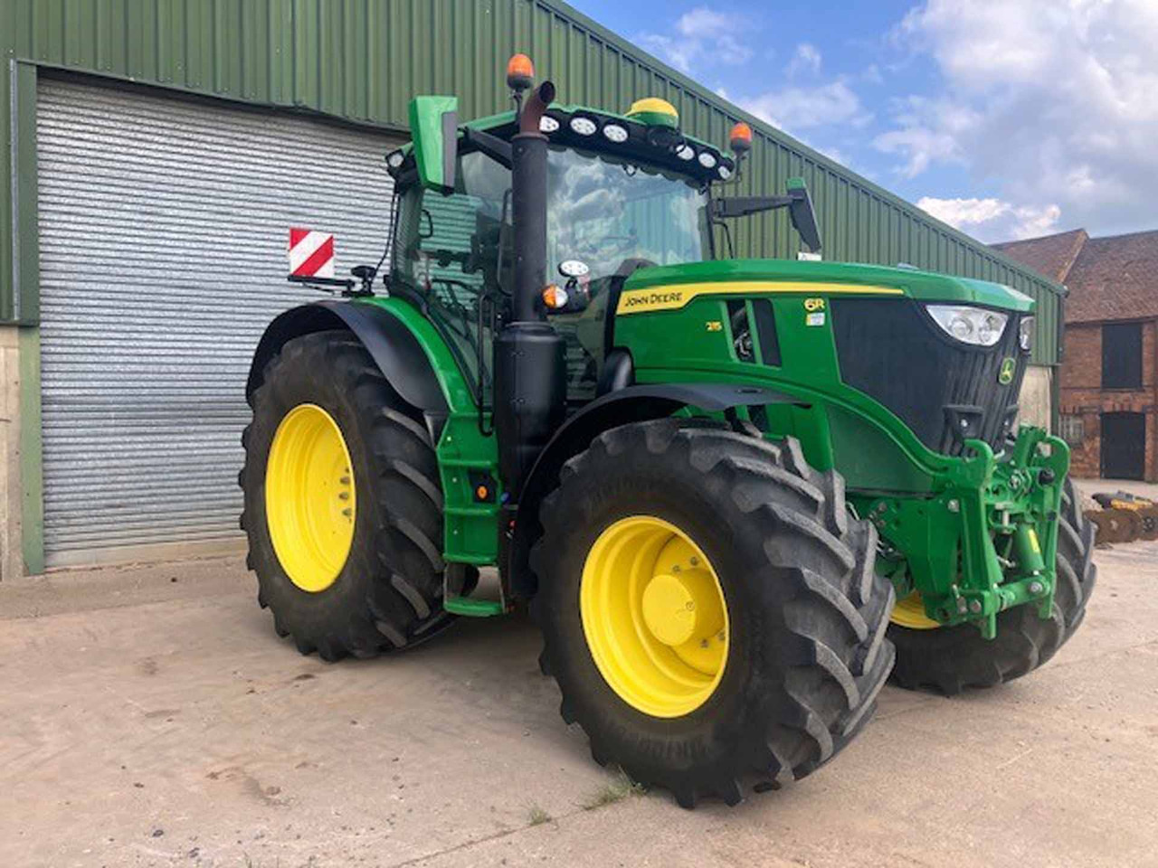 John Deere 6R 215 - Traktor: das Bild 2 John Deere 6R 215 - Traktor: das Bild 2