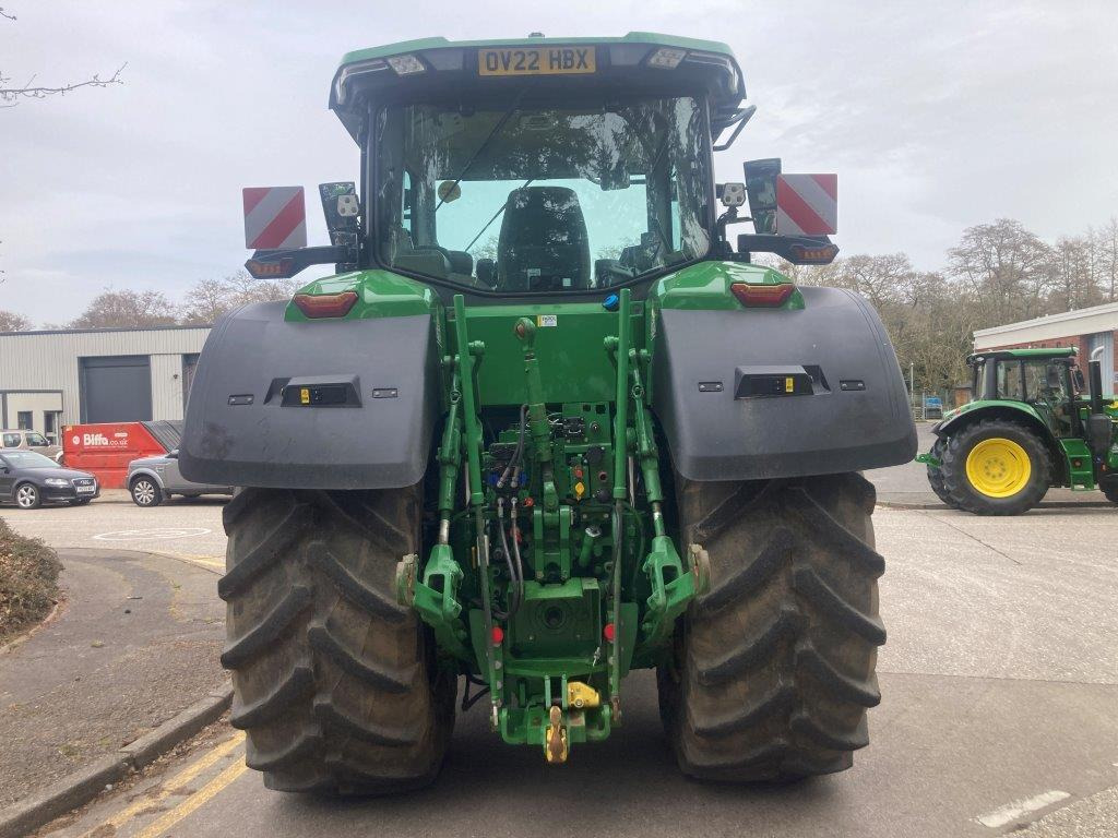 John Deere 7R 310 - Traktor: das Bild 4 John Deere 7R 310 - Traktor: das Bild 4