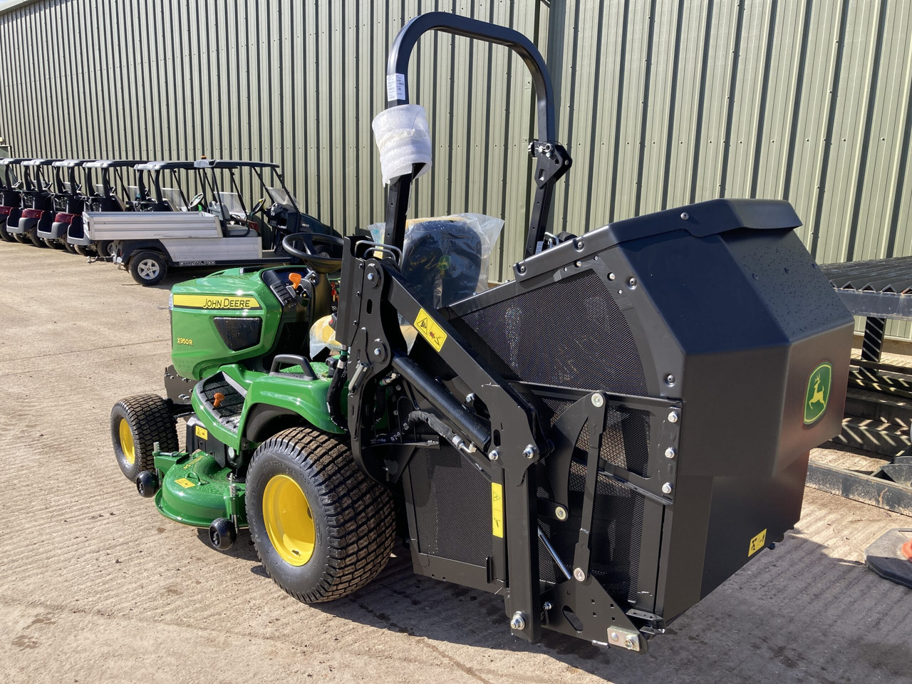 John Deere X950R ride on cut and collect mower - Rasenmäher: das Bild 3 John Deere X950R ride on cut and collect mower - Rasenmäher: das Bild 3