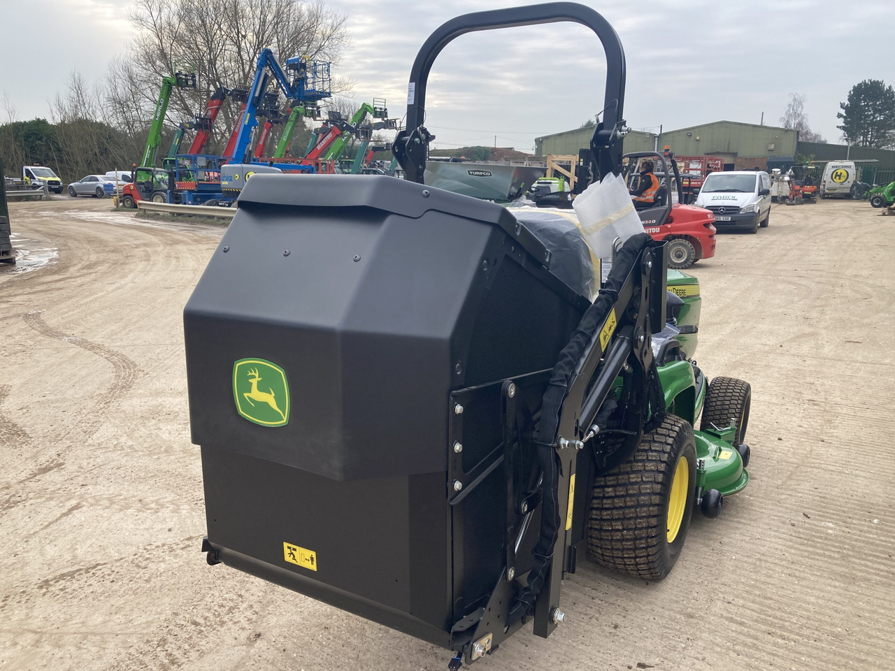 John Deere X950R ride on cut and collect mower - Rasenmäher: das Bild 5 John Deere X950R ride on cut and collect mower - Rasenmäher: das Bild 5