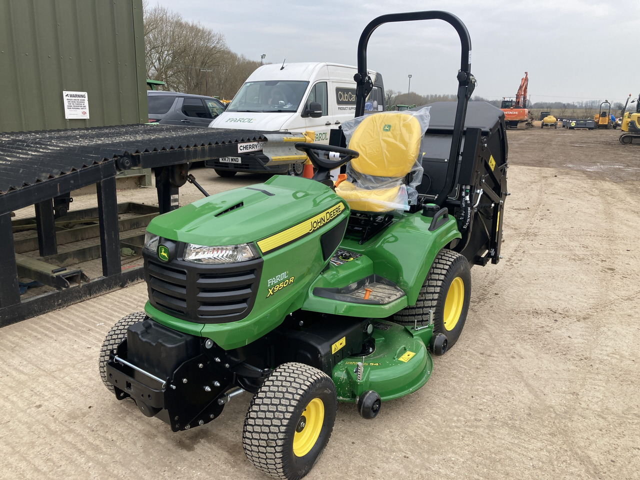 John Deere X950R ride on cut and collect mower - Rasenmäher: das Bild 1 John Deere X950R ride on cut and collect mower - Rasenmäher: das Bild 1